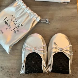 NEW with Tags Travel Ballet Flats from Miss to Mrs. Size Medium.